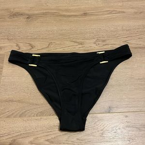Black bikini bottom with gold detail - size medium